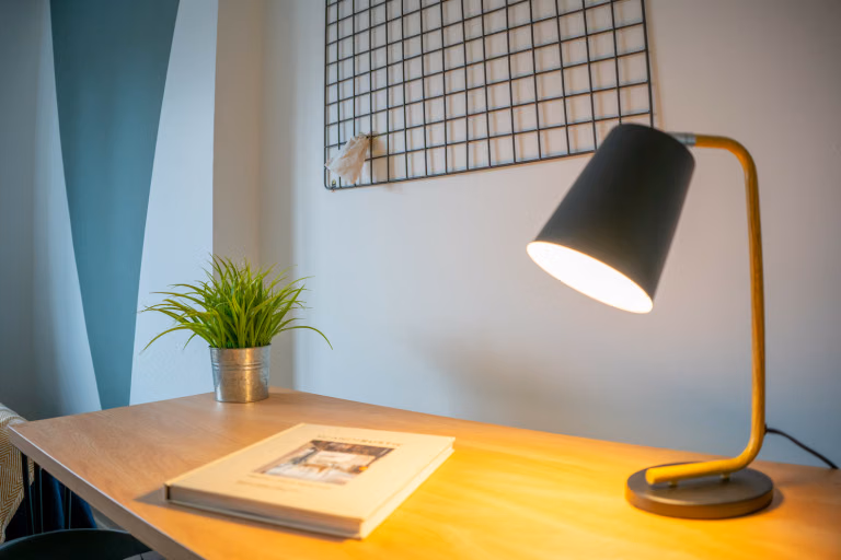 Room in a 6 Bedroom Apartment, 64 A Monson Street, Lincoln LN5 7SB - Lincoln, England, United Kingdom - Bedroom 1  - Amenities