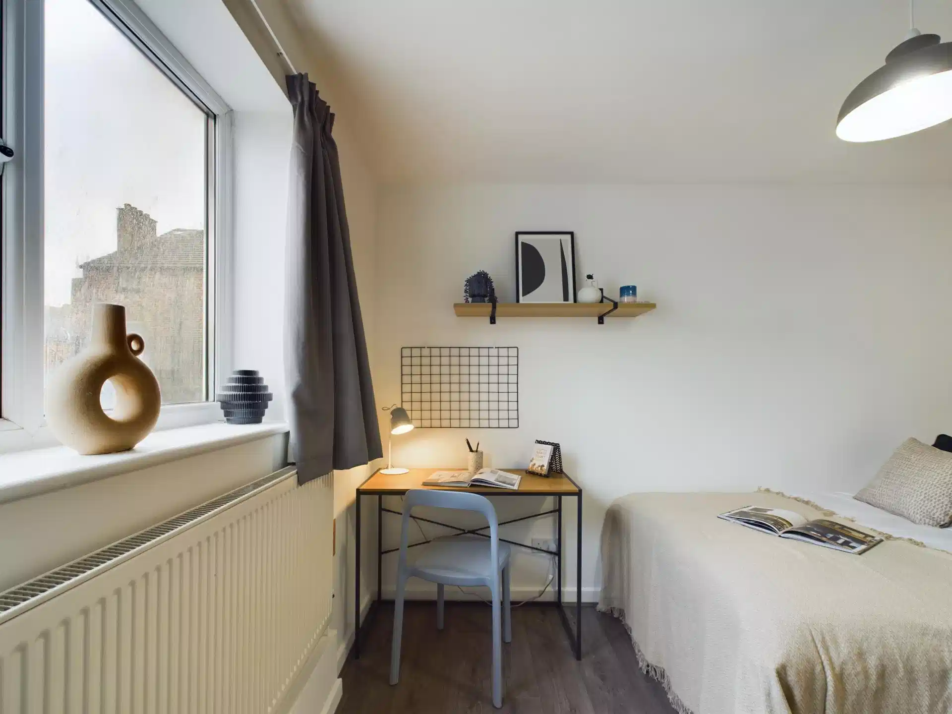 Bathroom?w=400&h=260&fit=crop&q=40&auto=format&trim=auto