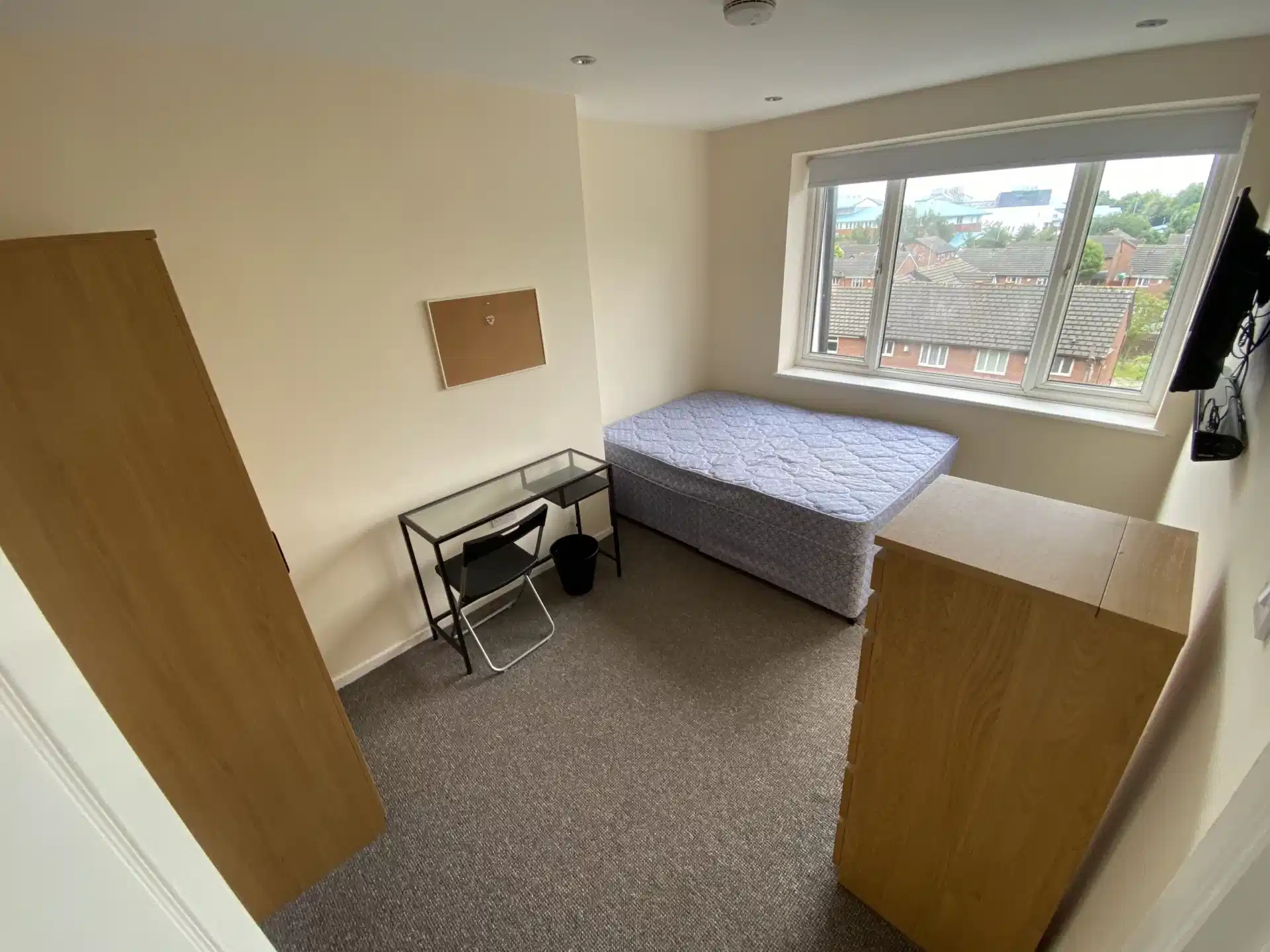 Room in a 3 Bedroom Apartment, 94 Minster Court, Liverpool L7 3QD - Liverpool, England, United Kingdom - Bedroom 2 - Bedroom