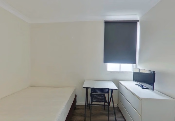 Common Area?w=400&h=260&fit=crop&q=40&auto=format&trim=auto