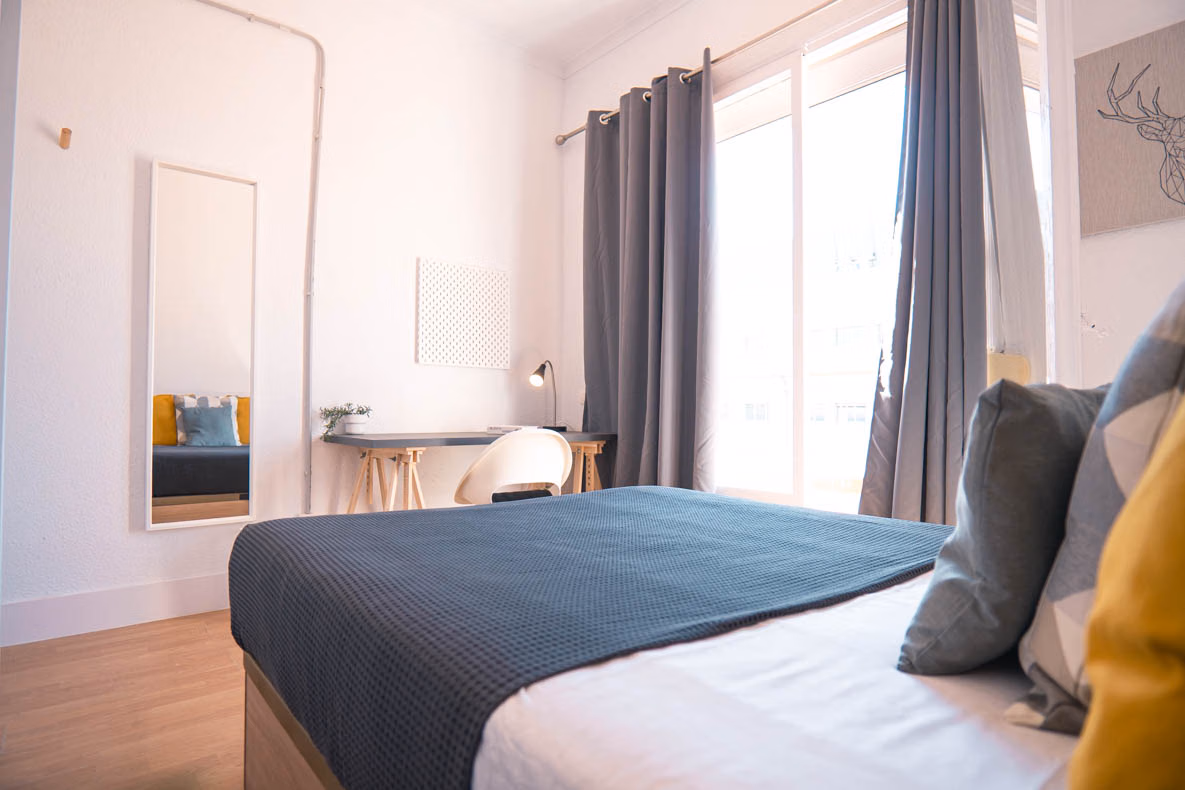 Kitchen?w=400&h=260&fit=crop&q=40&auto=format&trim=auto