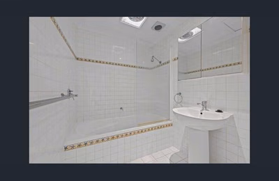 Exterior?w=400&h=260&fit=crop&q=40&auto=format&trim=auto