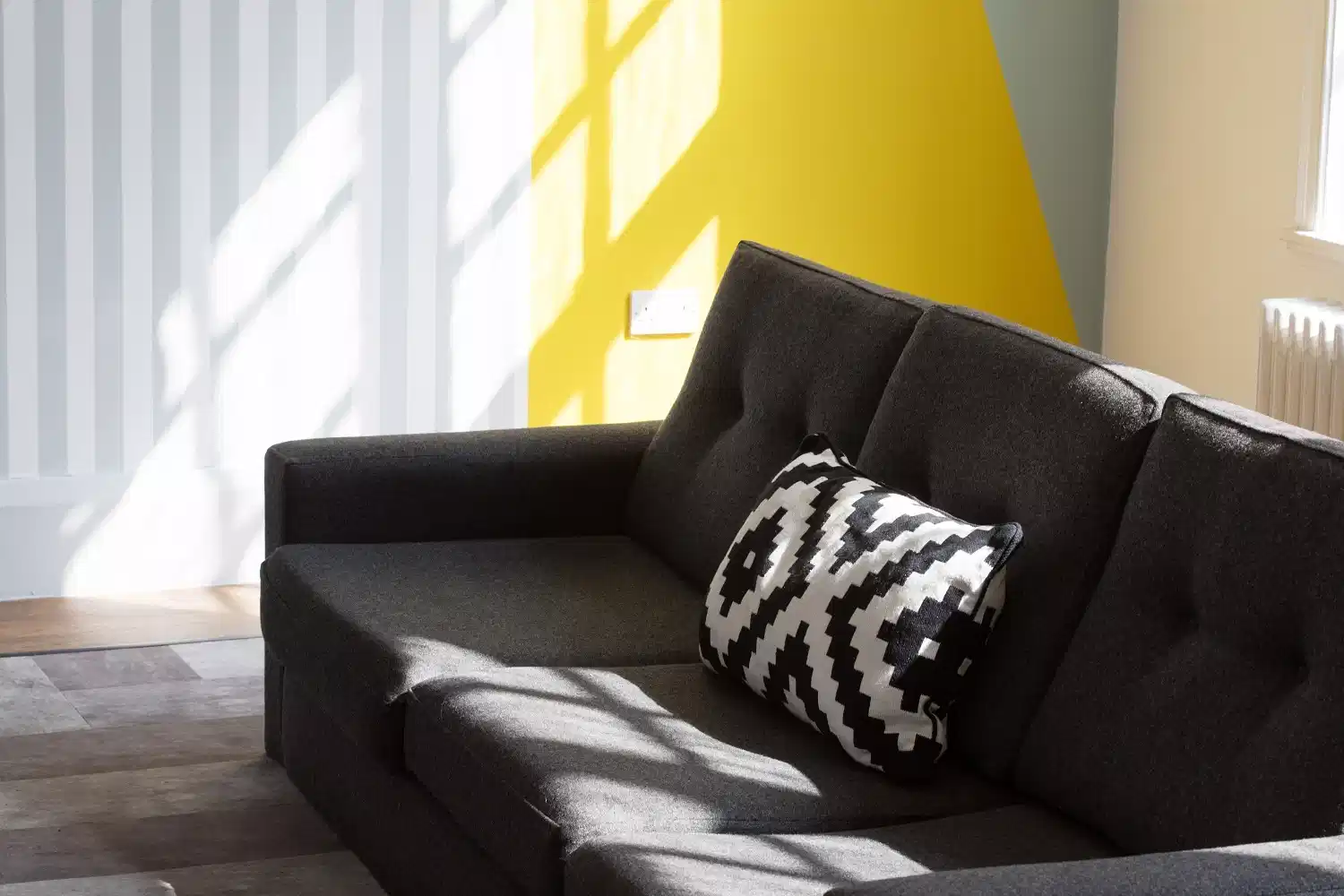 Kitchen?w=400&h=260&fit=crop&q=40&auto=format&trim=auto