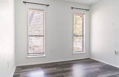 Amenities?w=400&h=260&fit=crop&q=40&auto=format&trim=auto