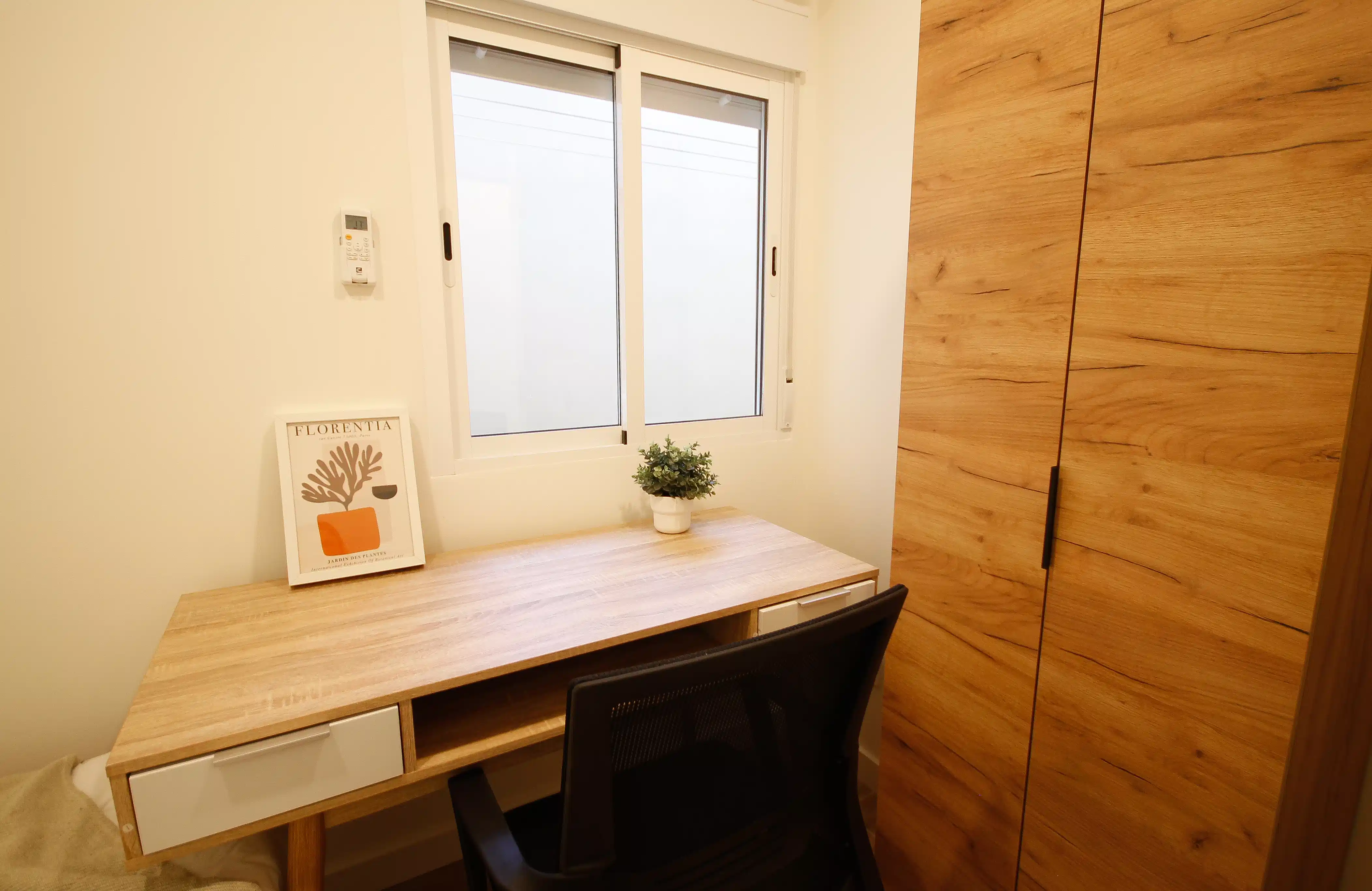 Kitchen?w=400&h=260&fit=crop&q=40&auto=format&trim=auto