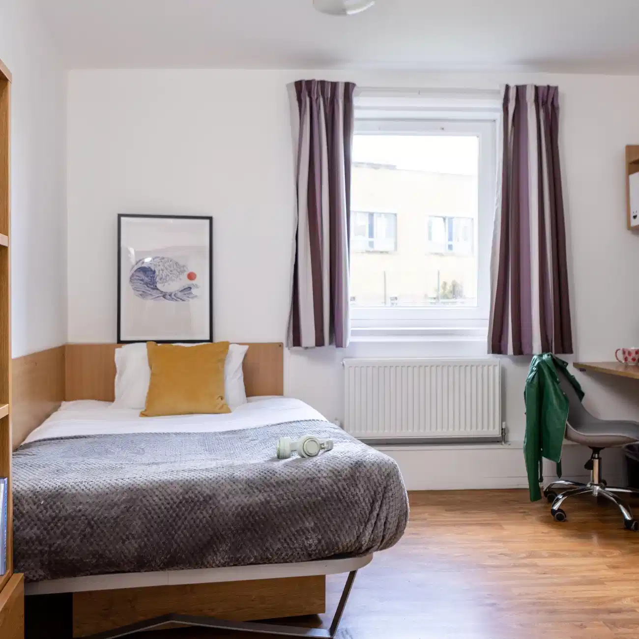 Common Area?w=400&h=260&fit=crop&q=40&auto=format&trim=auto