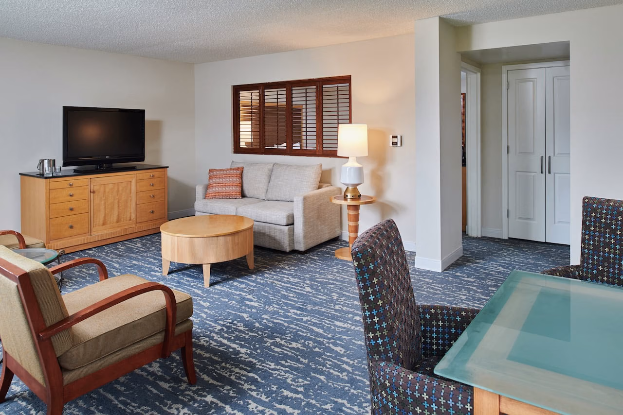 Amenities?w=400&h=260&fit=crop&q=40&auto=format&trim=auto