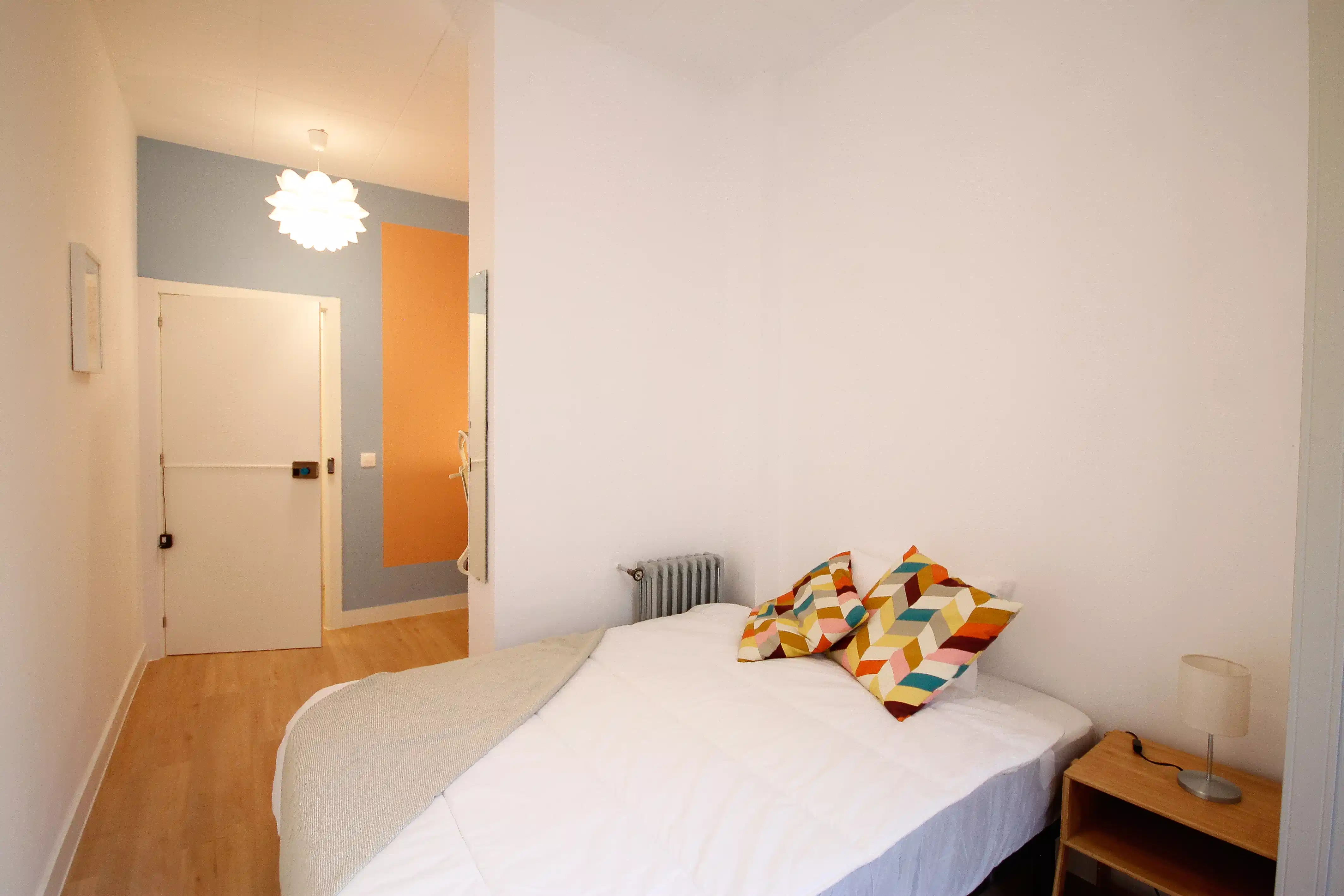 Amenities?w=400&h=260&fit=crop&q=40&auto=format&trim=auto