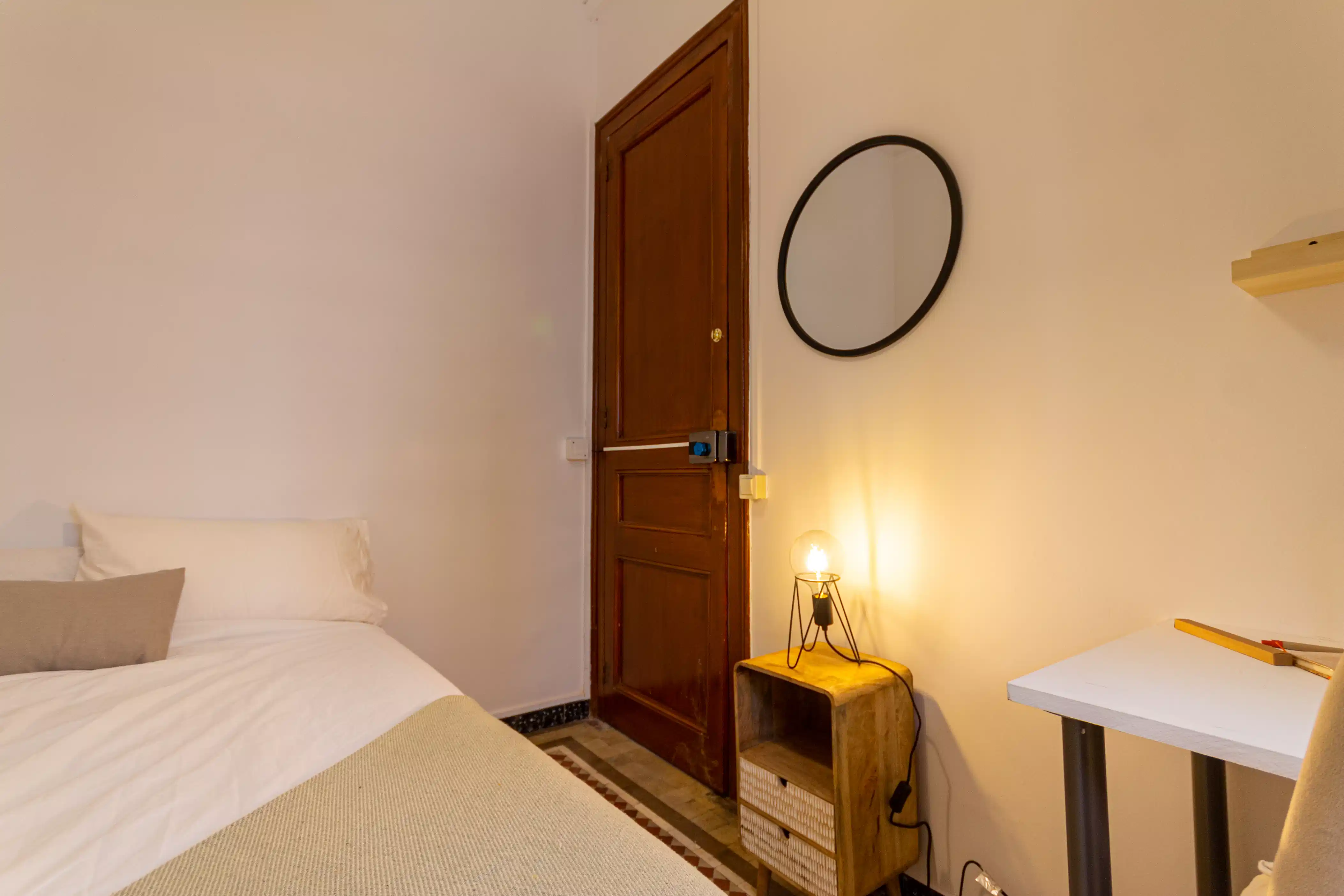 Common Area?w=400&h=260&fit=crop&q=40&auto=format&trim=auto