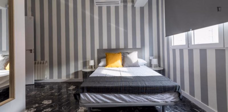 Kitchen?w=400&h=260&fit=crop&q=40&auto=format&trim=auto