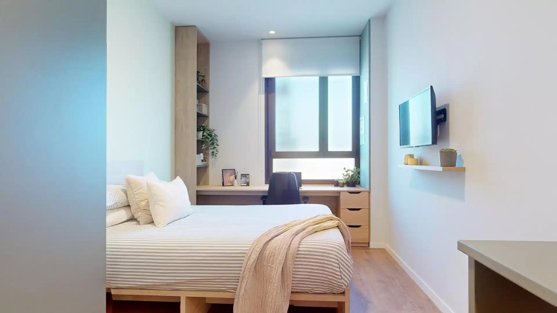 Amenities?w=400&h=260&fit=crop&q=40&auto=format&trim=auto