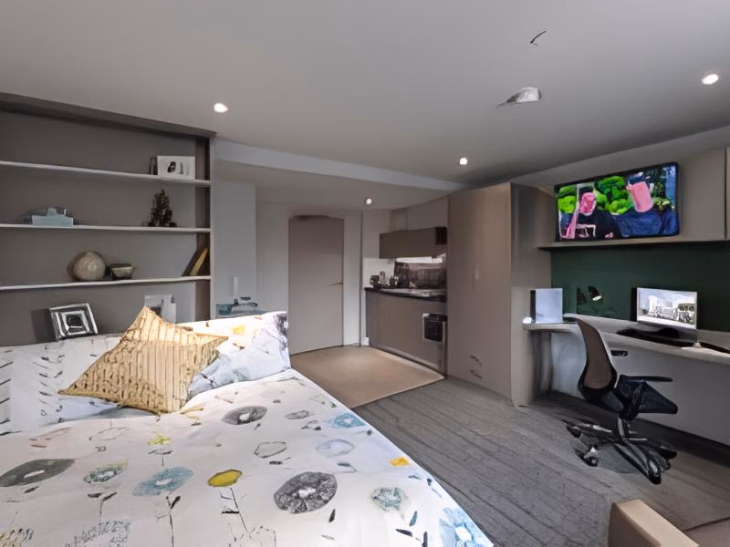 Exterior?w=400&h=260&fit=crop&q=40&auto=format&trim=auto