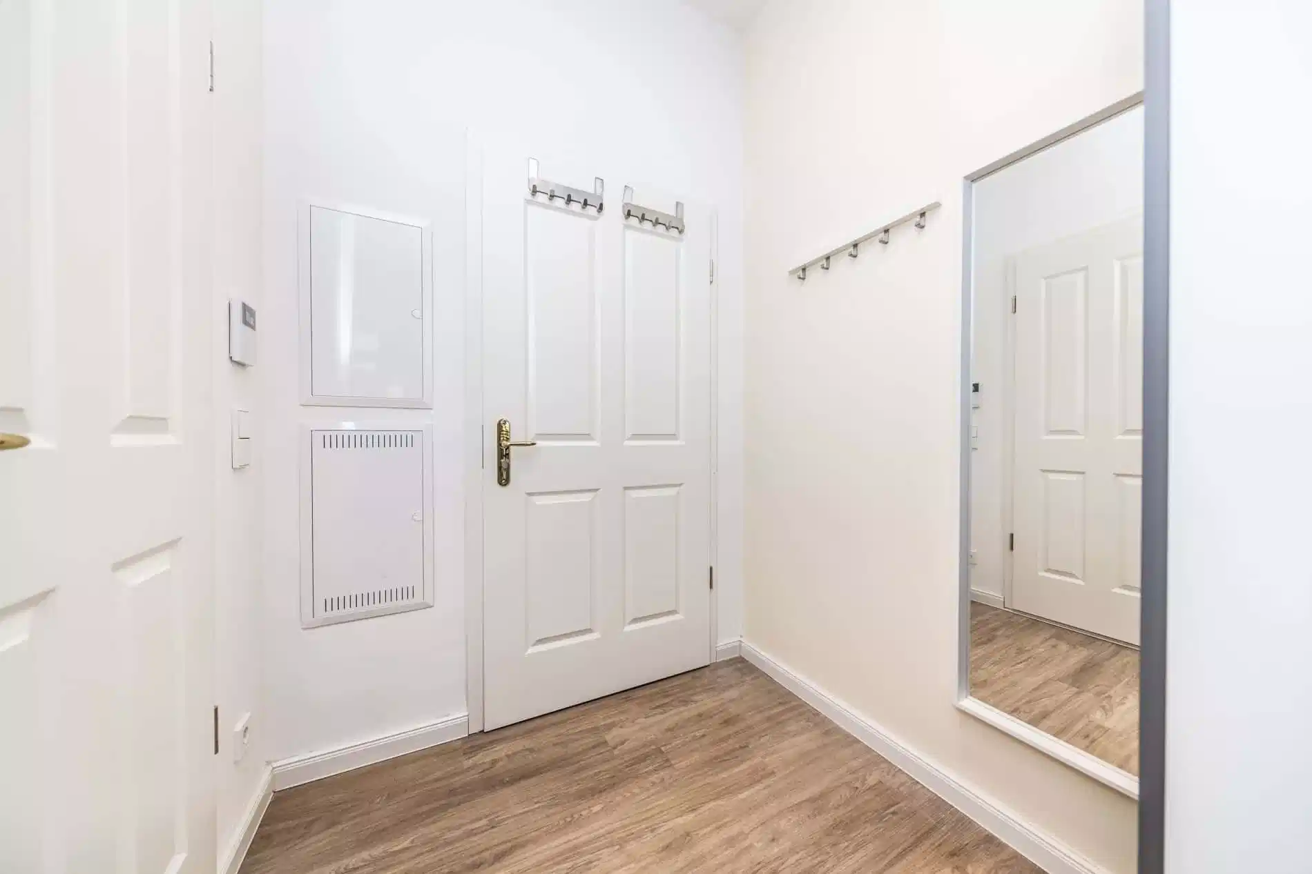 Kitchen?w=400&h=260&fit=crop&q=40&auto=format&trim=auto