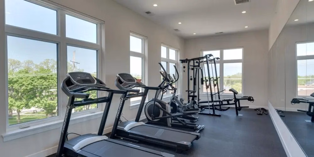 Highwood Station 246, Chicago - Chicago, Illinois, United States - Amenities