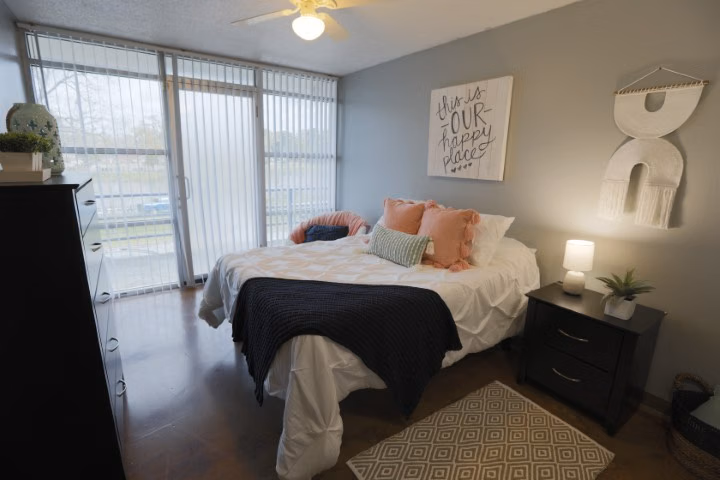 University Lofts, Tallahassee - Tallahassee, Florida, United States - 1 Bedroom Lakeside - Bedroom