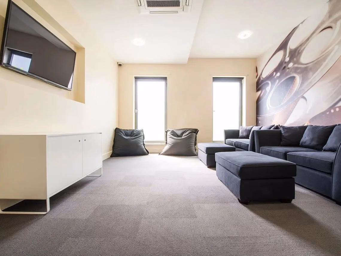 Yugo Canal Point, Edinburgh - Edinburgh, Scotland, United Kingdom - Common Area