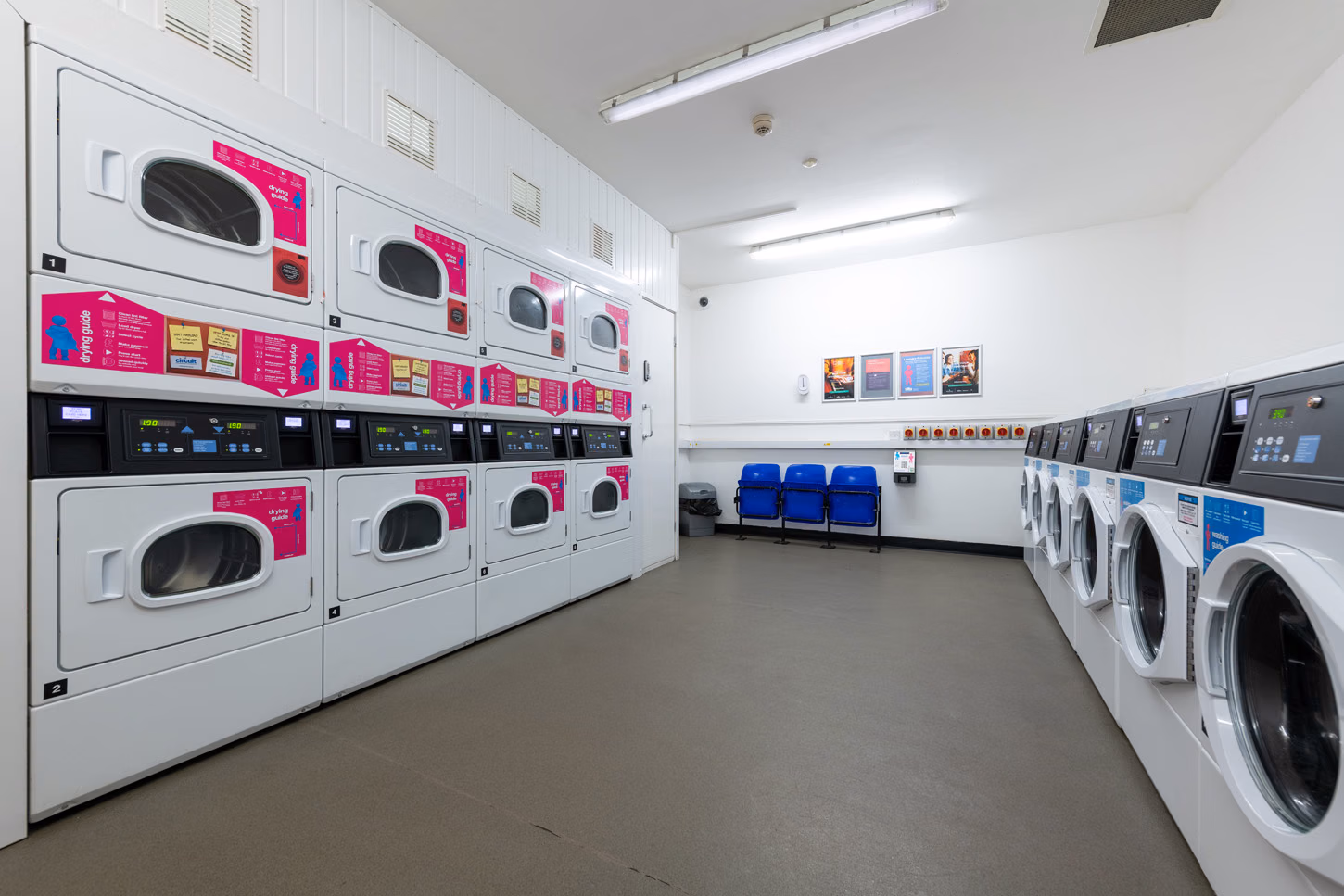 Exterior?w=400&h=260&fit=crop&q=40&auto=format&trim=auto