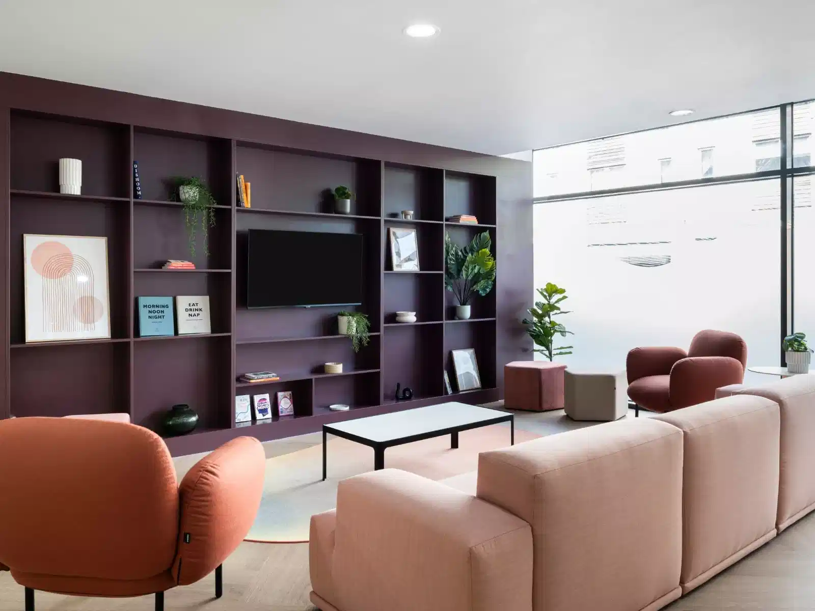 Amenities?w=400&h=260&fit=crop&q=40&auto=format&trim=auto