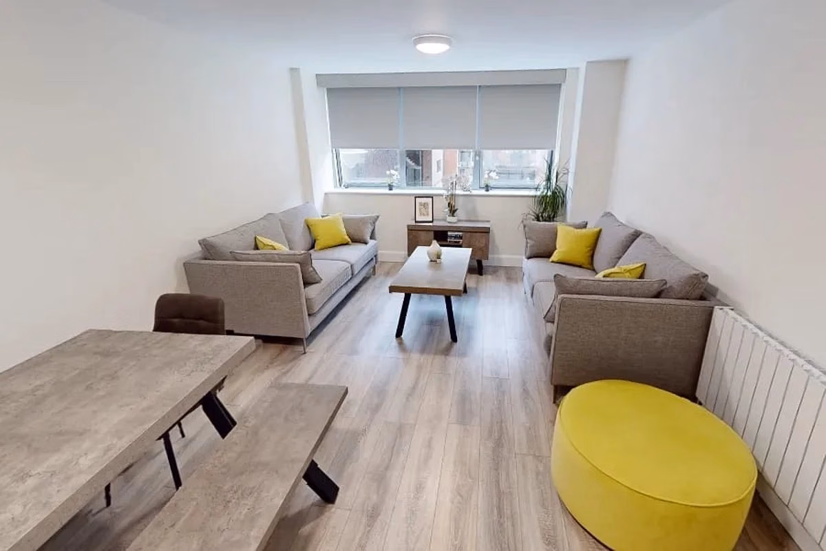 Deluxe Ensuite - Bedroom?w=400&h=260&fit=crop&q=40&auto=format&trim=auto