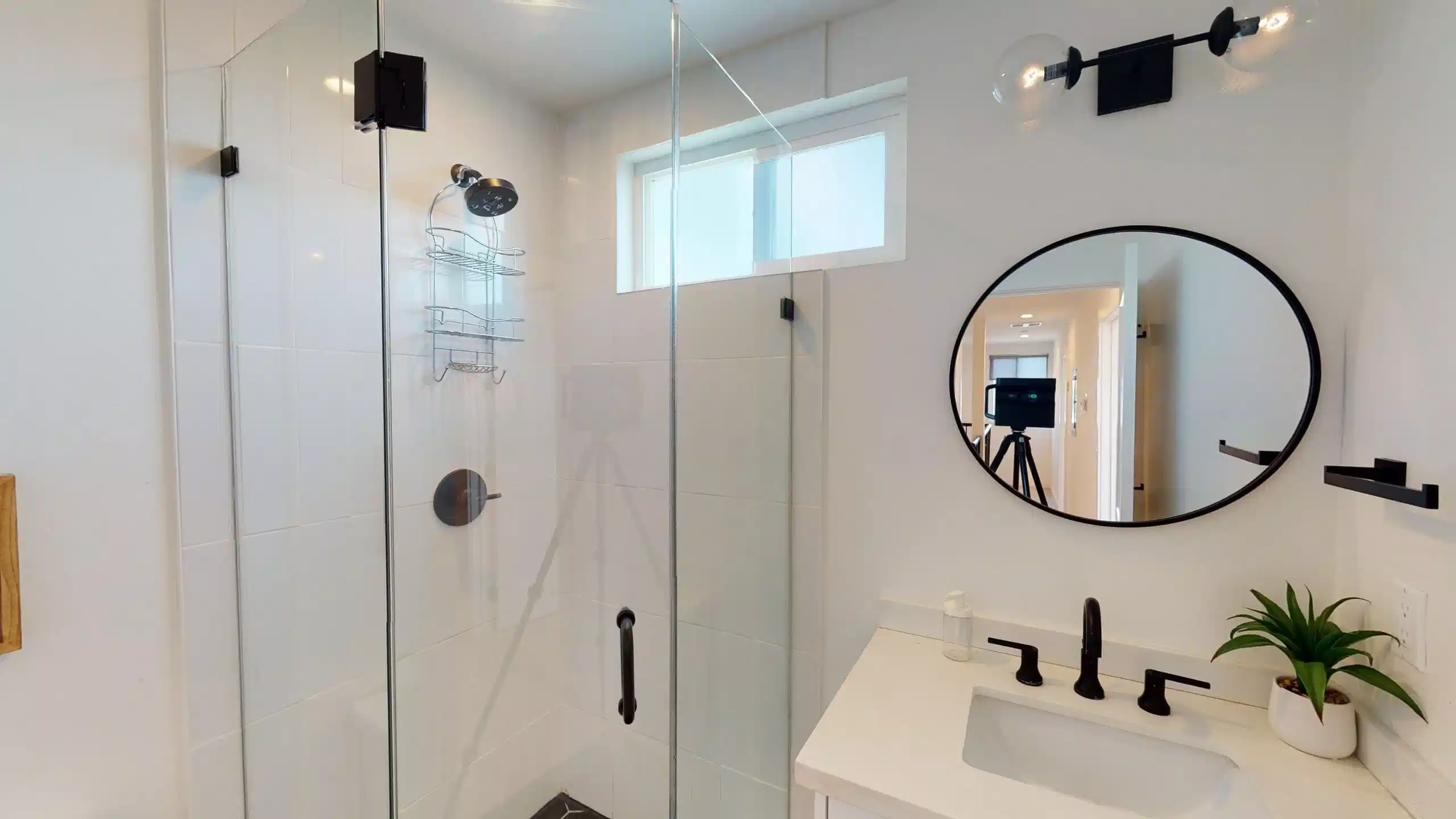 Common Area?w=400&h=260&fit=crop&q=40&auto=format&trim=auto