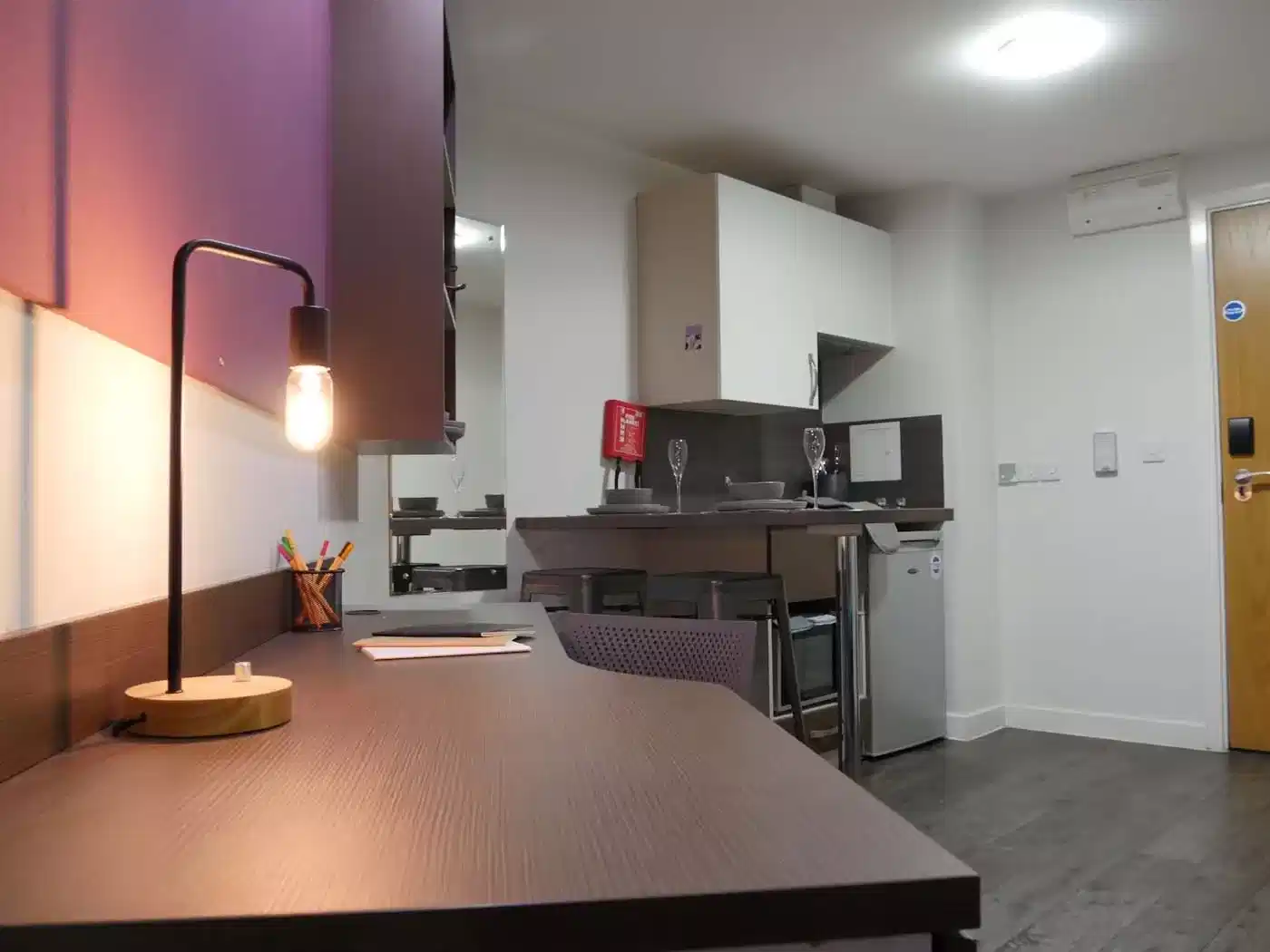 Amenities?w=400&h=260&fit=crop&q=40&auto=format&trim=auto