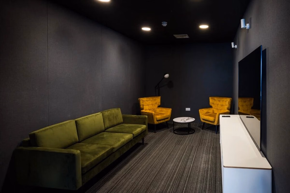 Unilife High Street, Southampton - Southampton, England, United Kingdom - Amenities