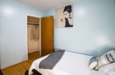 Amenities?w=400&h=260&fit=crop&q=40&auto=format&trim=auto