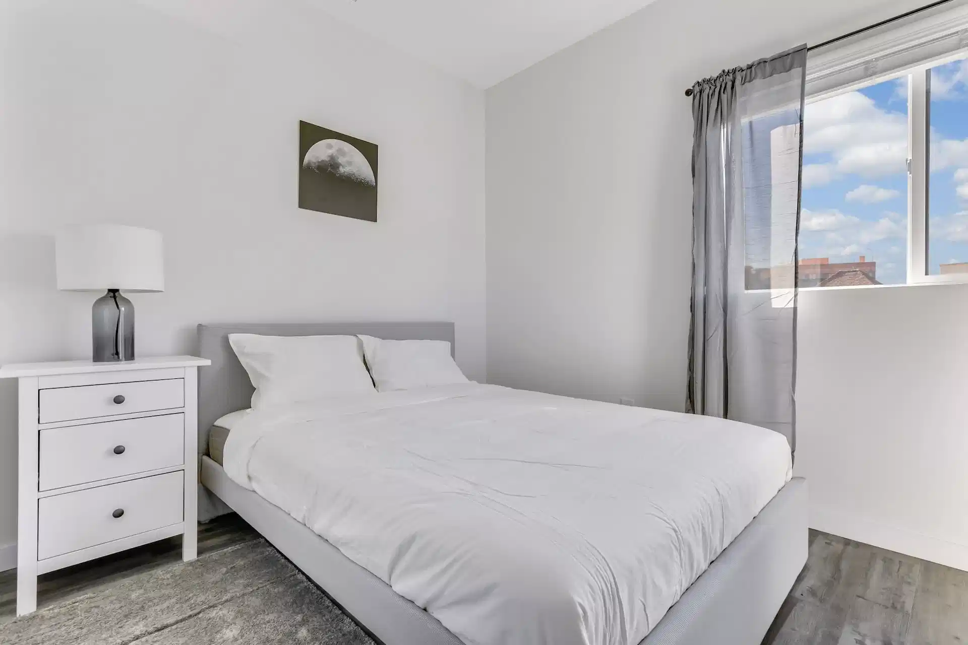 Exterior?w=400&h=260&fit=crop&q=40&auto=format&trim=auto