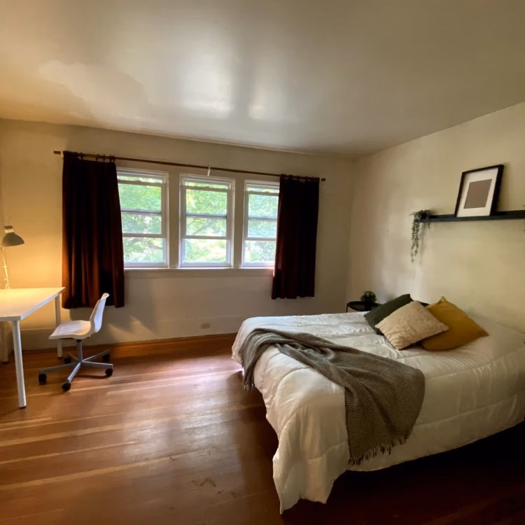 5570 Balaclava St, Vancouver - Vancouver, Canada - Van Gogh Room - Bedroom