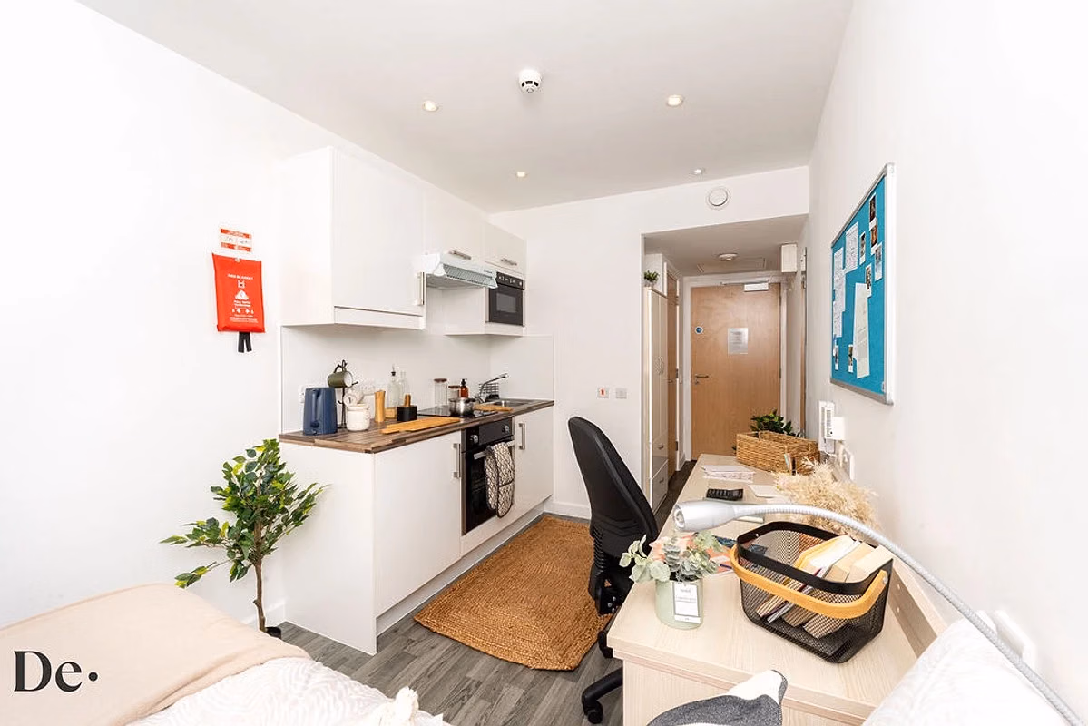 Amenities?w=400&h=260&fit=crop&q=40&auto=format&trim=auto