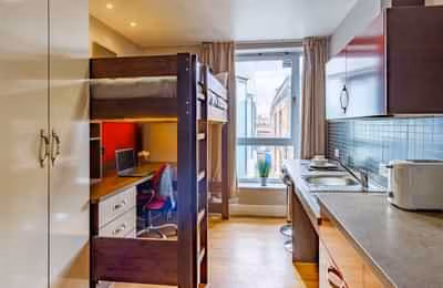 Amenities?w=400&h=260&fit=crop&q=40&auto=format&trim=auto