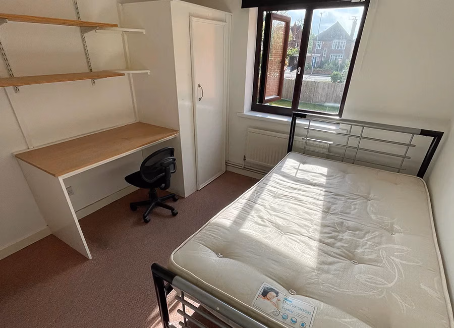 Bedroom?w=400&h=260&fit=crop&q=40&auto=format&trim=auto