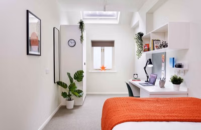 Common Area?w=400&h=260&fit=crop&q=40&auto=format&trim=auto