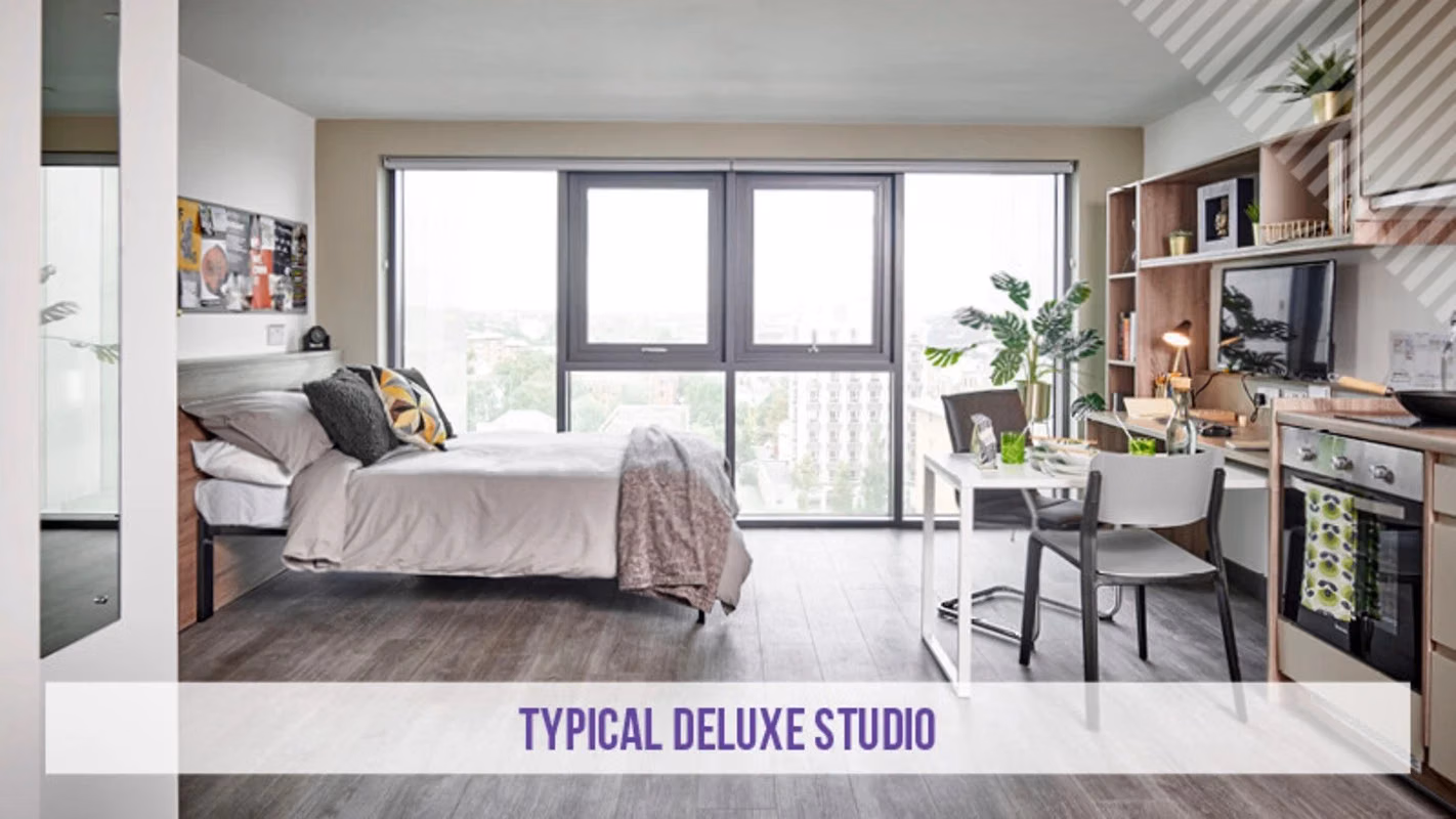 Bedroom?w=400&h=260&fit=crop&q=40&auto=format&trim=auto