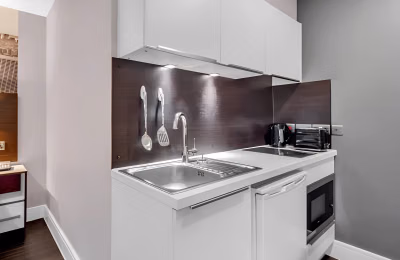 Amenities?w=400&h=260&fit=crop&q=40&auto=format&trim=auto