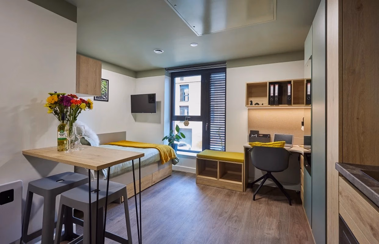 Amenities?w=400&h=260&fit=crop&q=40&auto=format&trim=auto