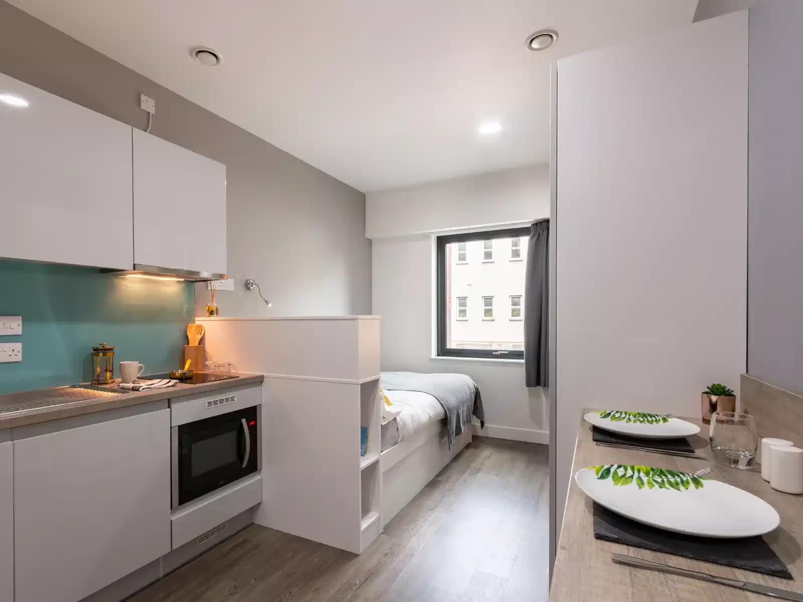 Common Area?w=400&h=260&fit=crop&q=40&auto=format&trim=auto