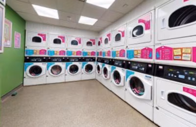 iQ Sterling Court, London - London, England, United Kingdom - Amenities