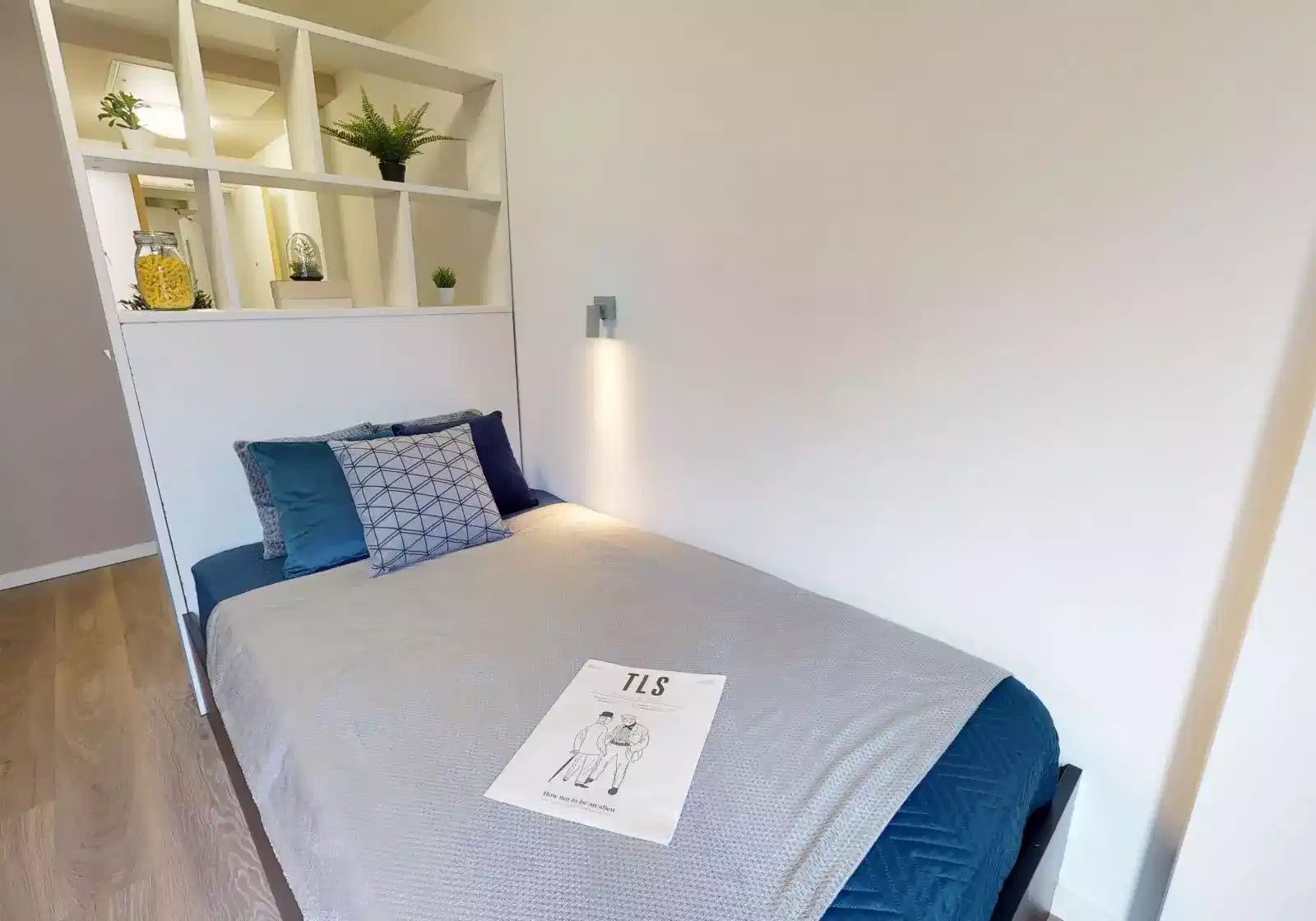 Exterior?w=400&h=260&fit=crop&q=40&auto=format&trim=auto