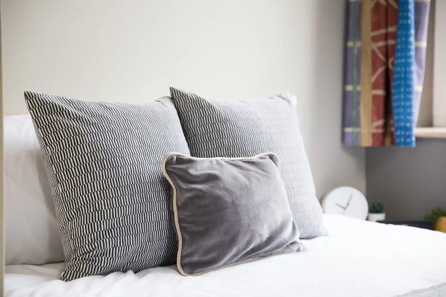 Exterior?w=400&h=260&fit=crop&q=40&auto=format&trim=auto