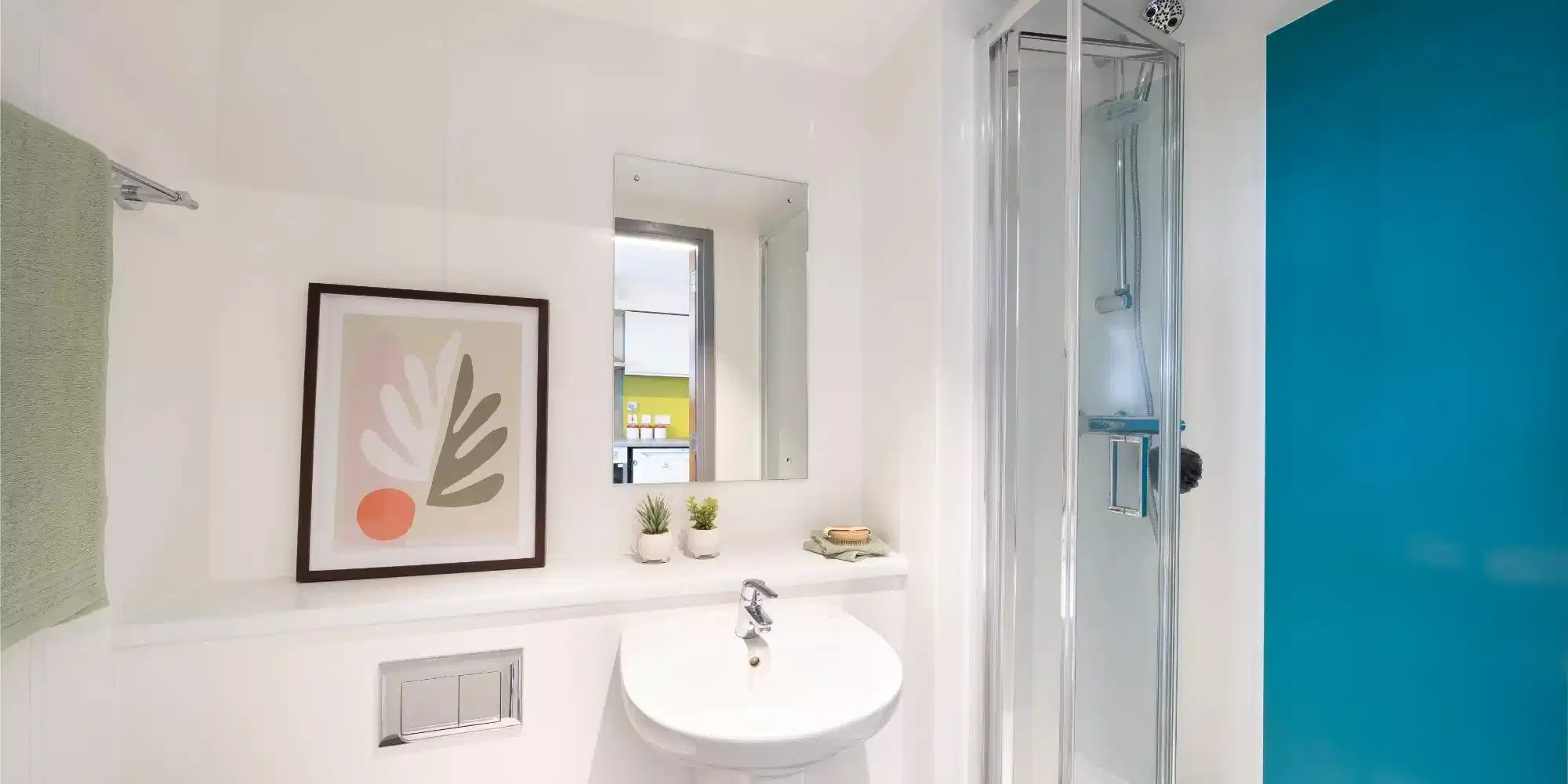 Exterior?w=400&h=260&fit=crop&q=40&auto=format&trim=auto