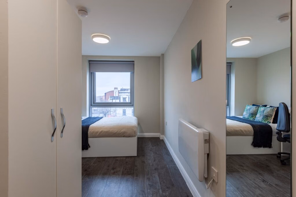 One Islington Plaza, Liverpool - Liverpool, England, United Kingdom - Room