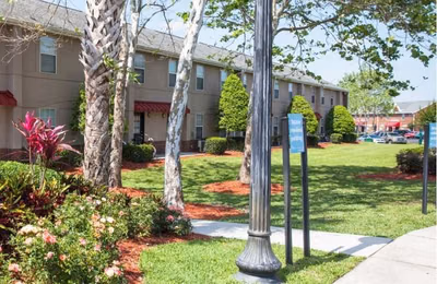 Campus Crossings On Alafaya, Orlando - Orlando, Florida, United States - Exterior