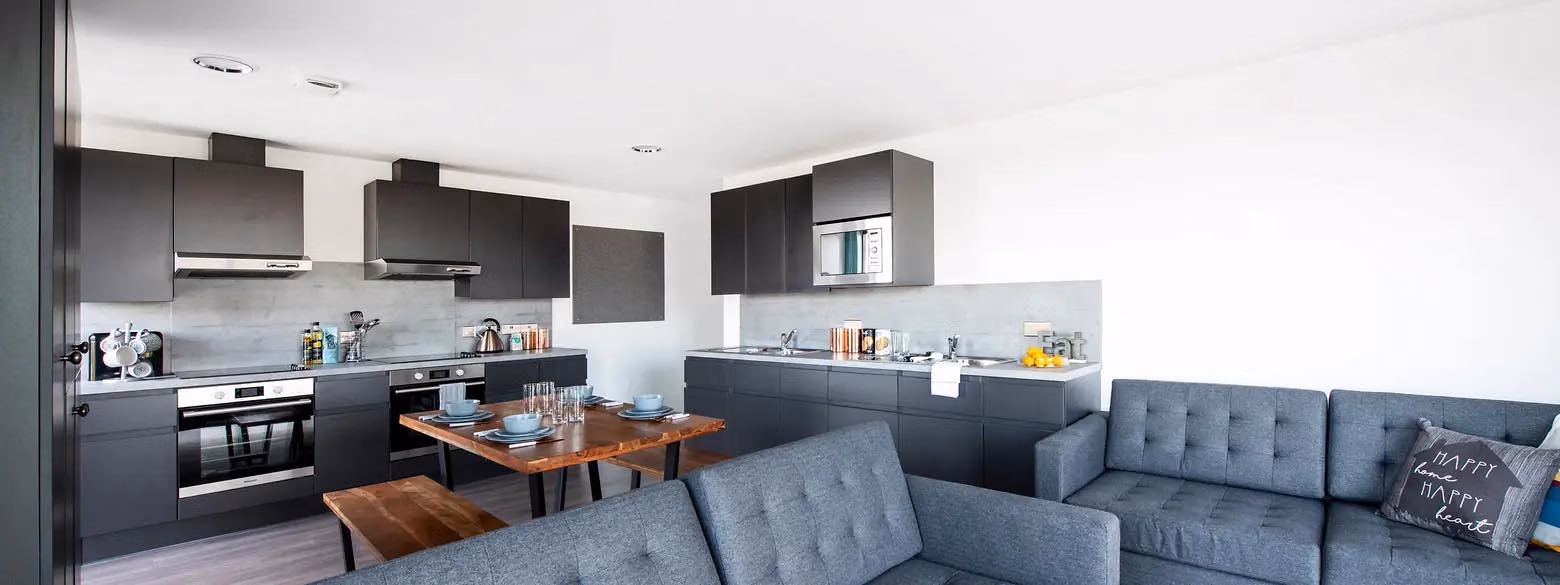 Amenities?w=400&h=260&fit=crop&q=40&auto=format&trim=auto