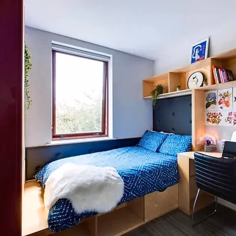 Common Area?w=400&h=260&fit=crop&q=40&auto=format&trim=auto