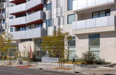 Luna On Wilshire, Los Angeles - Los Angeles, California, United States - Exterior