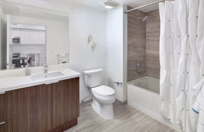 Luna On Wilshire, Los Angeles - Los Angeles, California, United States - Bathroom