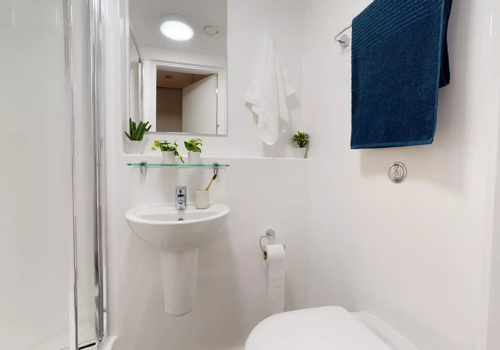 Common Area?w=400&h=260&fit=crop&q=40&auto=format&trim=auto