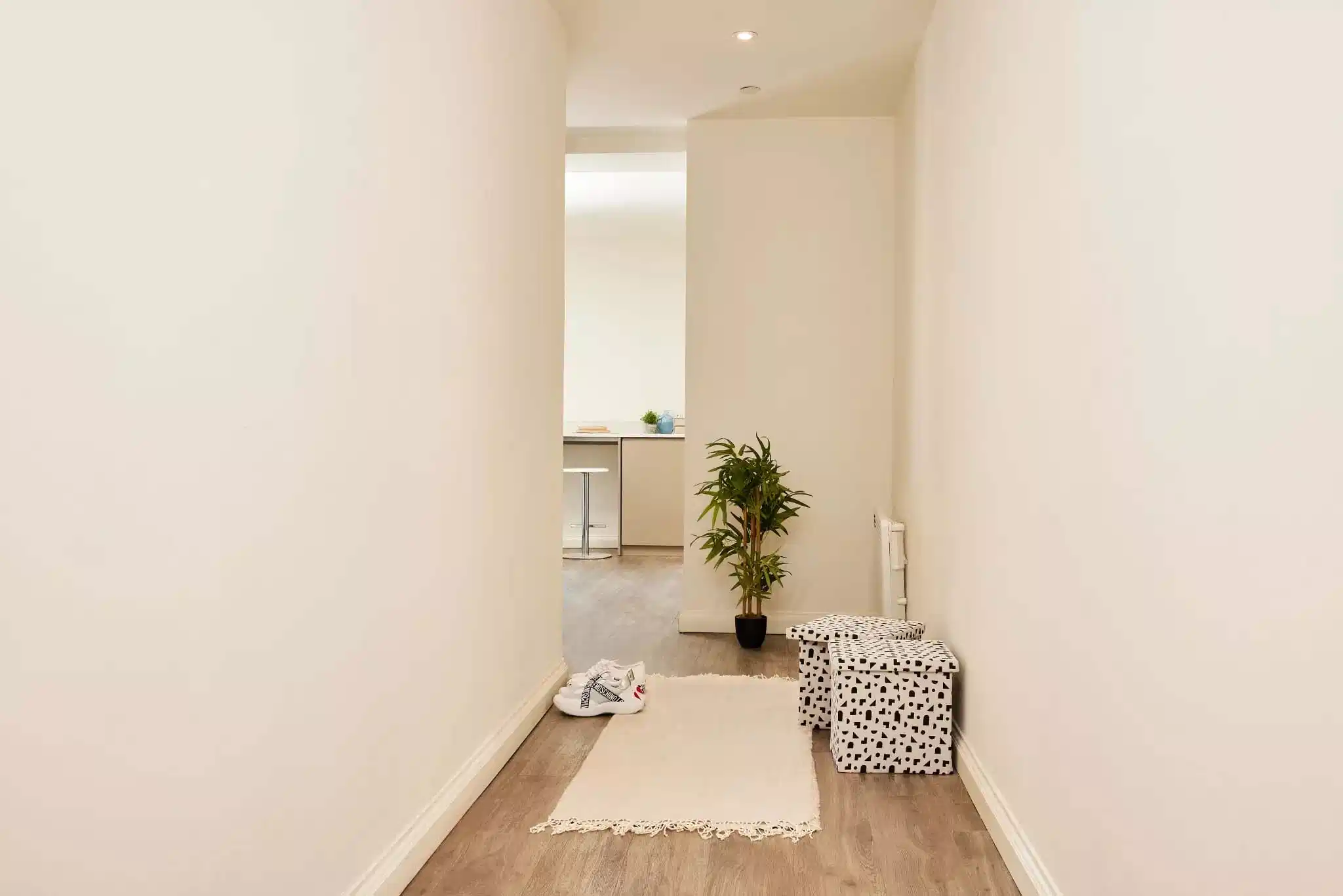 Amenities?w=400&h=260&fit=crop&q=40&auto=format&trim=auto