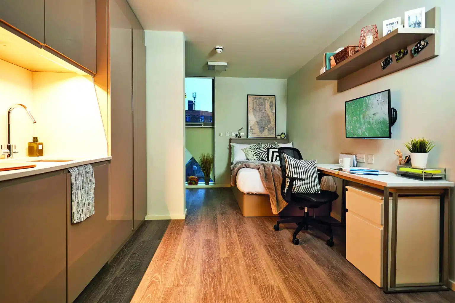 Amenities?w=400&h=260&fit=crop&q=40&auto=format&trim=auto